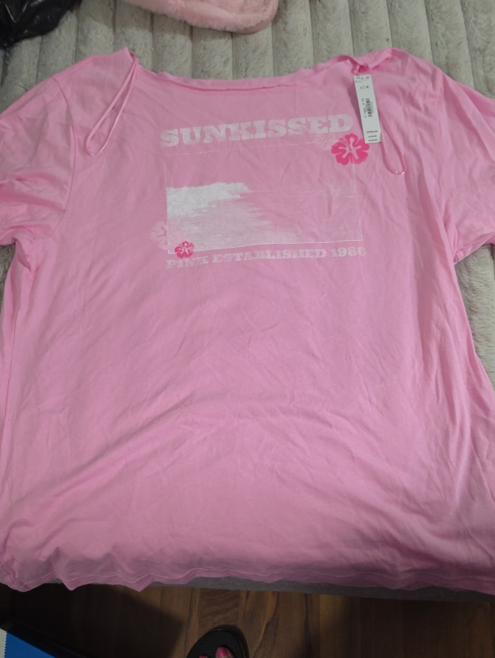 PINK Victoria's Secret Light Pink 'Sunkissed' Graphic Tee